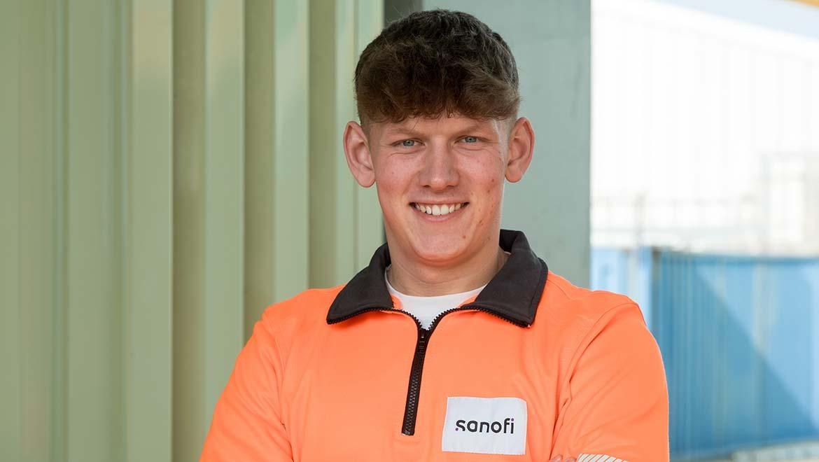 Bastian Laux absolviert ebenfalls eine Ausbildung zur Fachkraft für Lagerlogistik bei Sanofi.