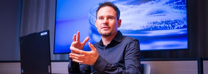 Jan Wenzel erklärt seine Arbeit