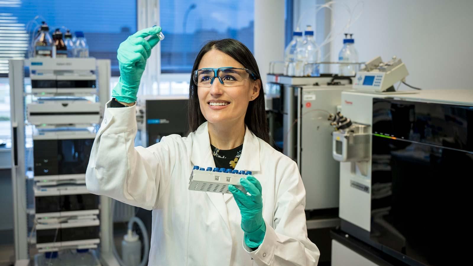 Soraya, tätig in der Forschung & Entwicklung am Sanofi BioCampus in Frankfurt