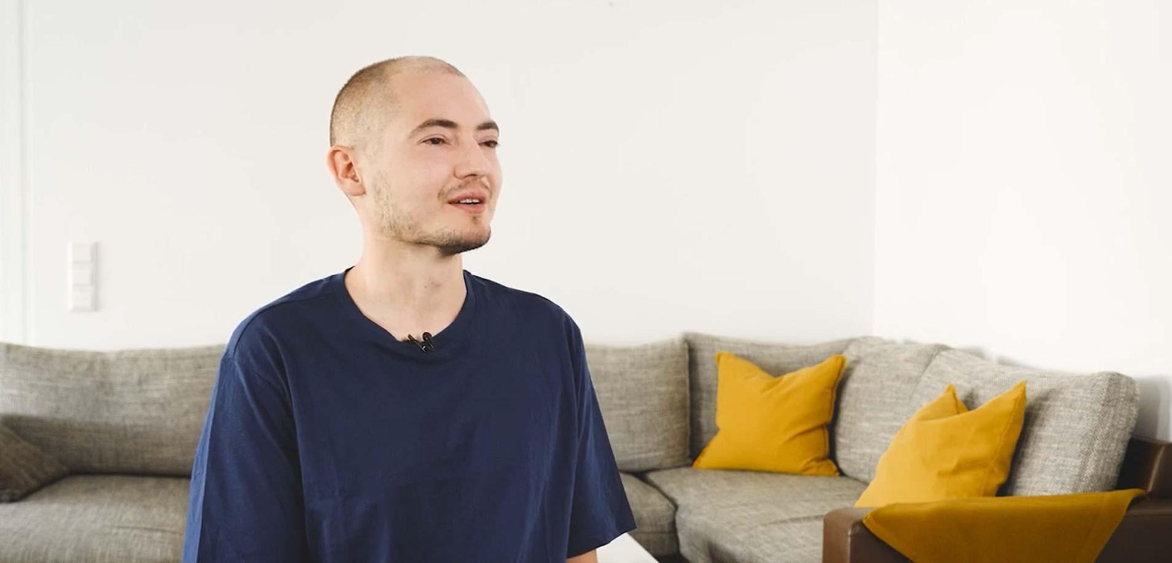 Tom ist nach einer Stammzelltransplantation mit fremden Blutstammzellen an einer cGvHD erkrankt.